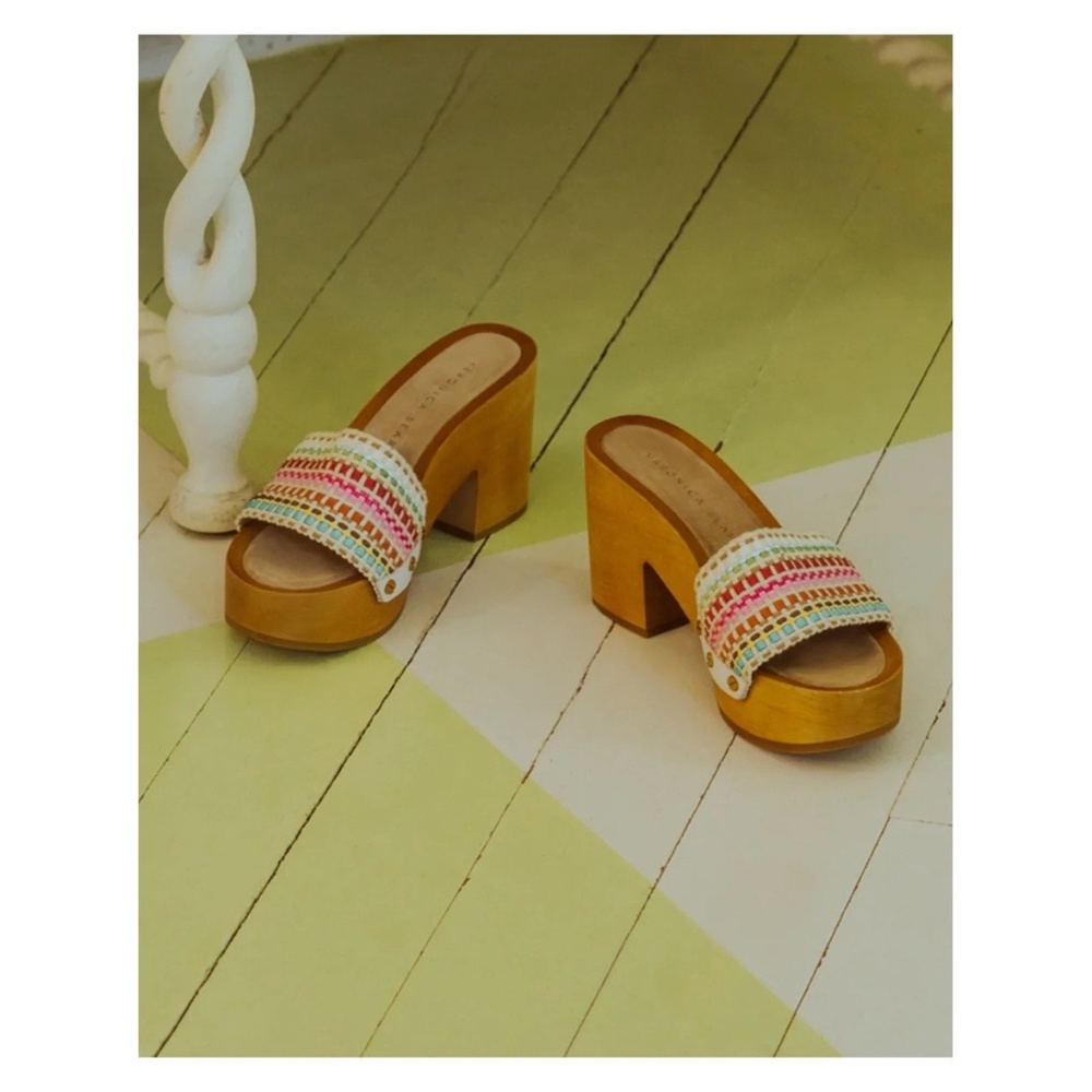 Veronica Beard Hannalee Clogs in Snow